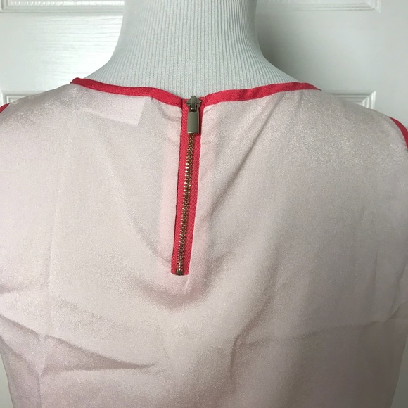 New York & Company Top. Size Small - Picture 4 of 7